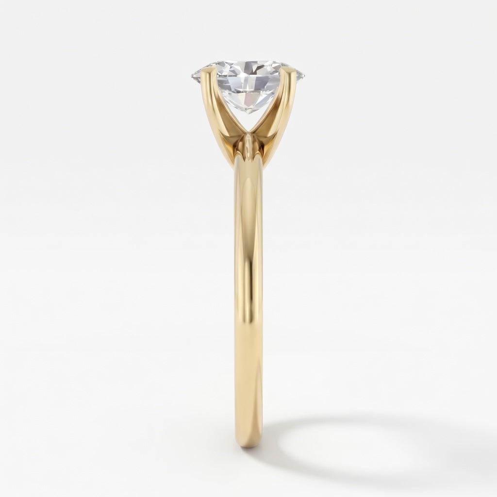 Aurora solitaire forlovelsesring med oval diamant i gult gull
