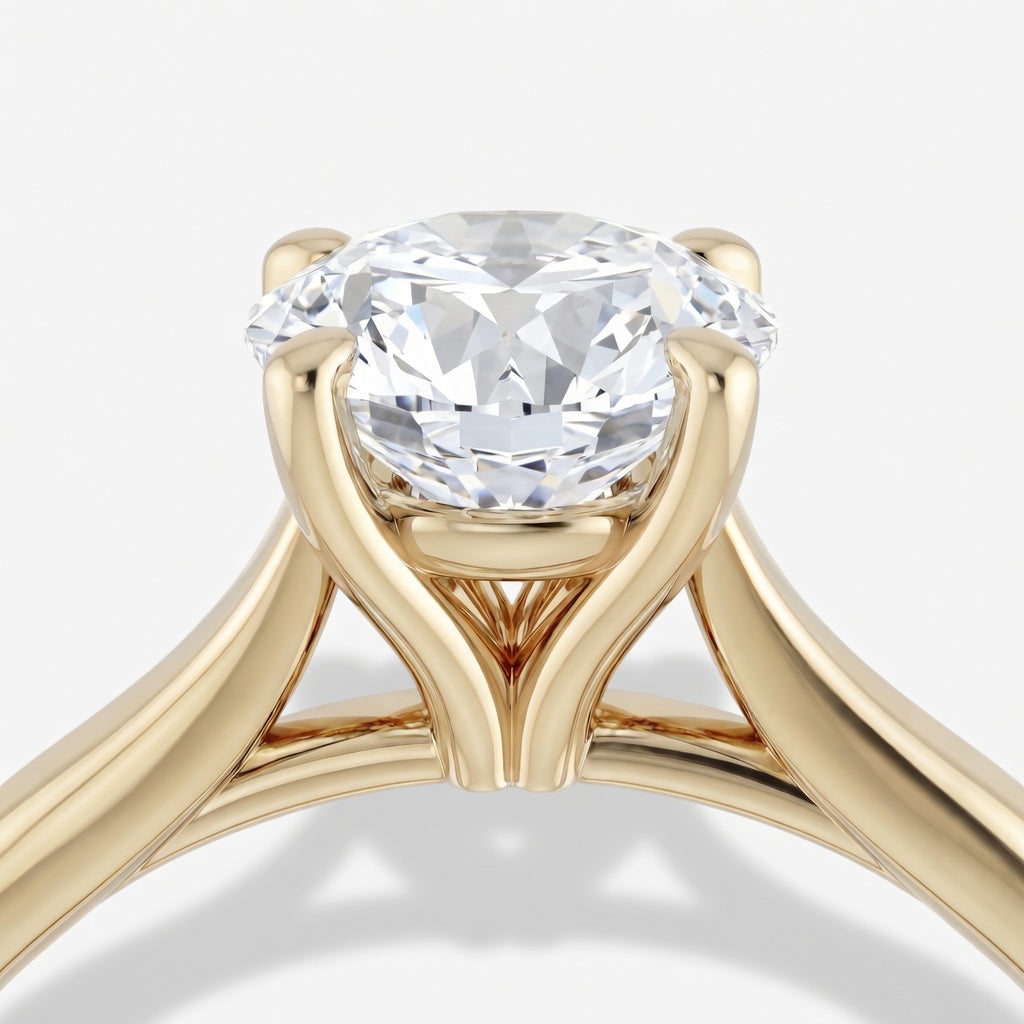 Celestine solitaire forlovelsesring med rund briljant i gult gull
