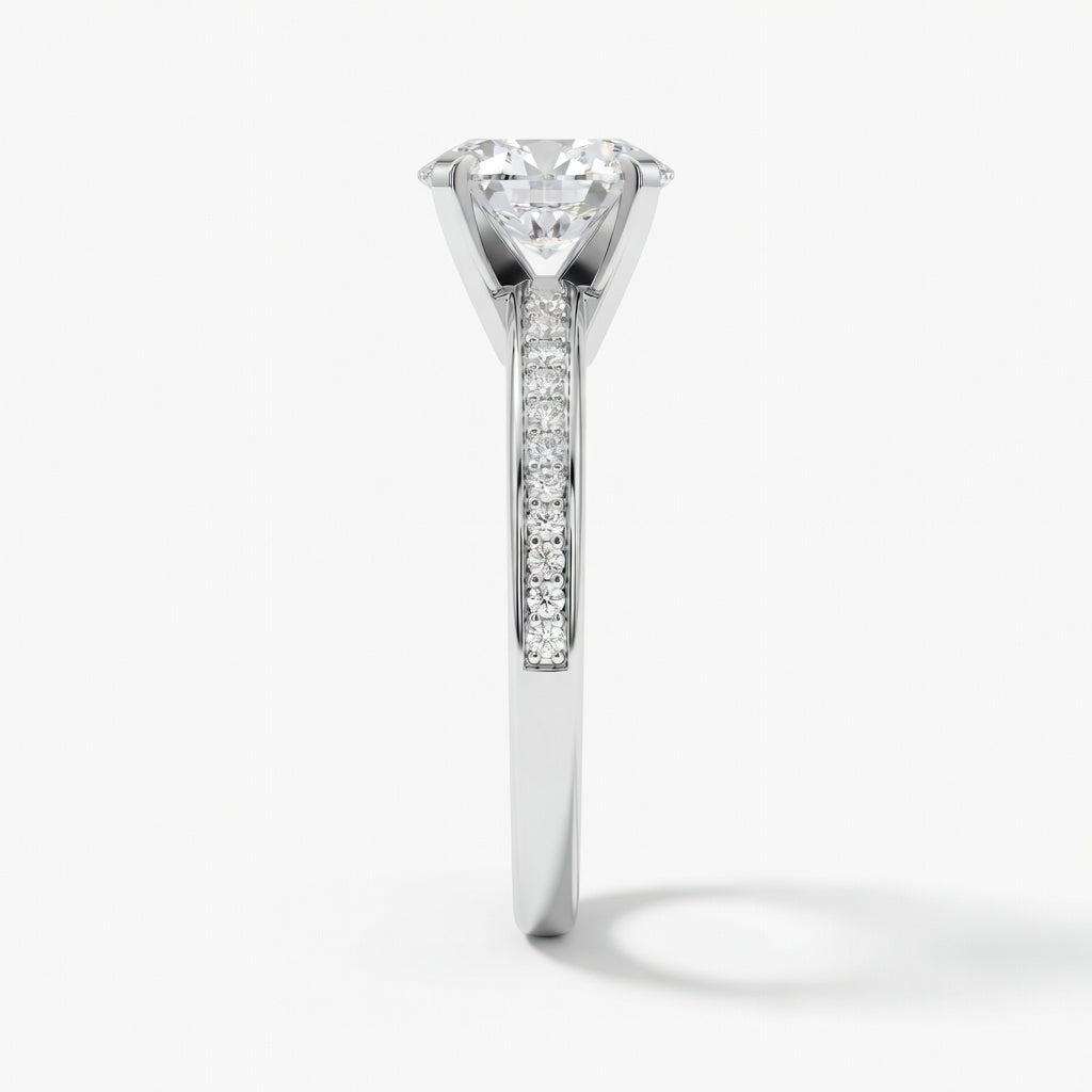 Seraphine pavé forlovelsesring med oval diamant i hvitt gull
